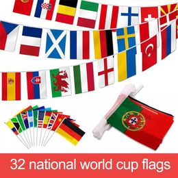 Concevoir des drapeaux suspendus country chaîne 32 nations drapeaux Pennants Fans de décorations de la Coupe d'Europe effrayant les drapeaux