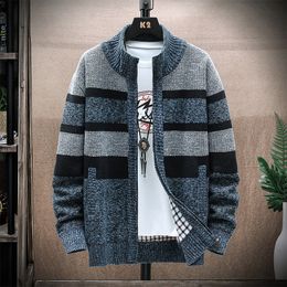 Men's Jackets Autumn Korean ONeck Men Thick Sweaters with Velvet Men's Cardigan Knitted Sweatercoats Patchwork Jacket Male M3XL LL220826