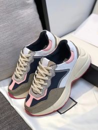 Designer Casual Shoes Rhyton Sneakers Beige For Women Men Trainers Vintage Luxury Ladies Fashion Sport Shoe Storlek 35-46