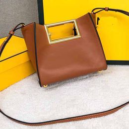 Designer shoulder bag Women crossbody Fashion Handbag Wallet Luxury Leather bagnoble and elegant light and beautiful very good workmanship convenient to carry