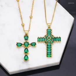 Pendant Necklaces FLOLA Green Crystal Cross Necklace For Women Copper Zircon Jesus Gold Beads Religious Jewelry Gifts Nkeb215