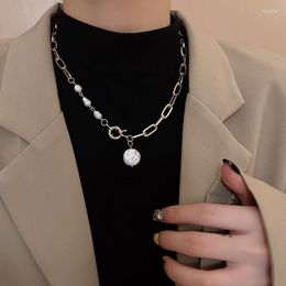 Pendant Necklaces 2022 Vintage Baroque Pearl Splicing Necklace Female Minority Design Sweater Chain Ins Metal Headpiece Jewelry
