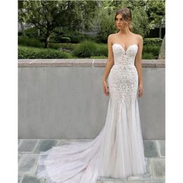 Elegant Sheath Wedding Dresses Strapless Sleeveless Sweetheart Gowns Appliques Sequins Floor Length 3D Lace Ruffles Bridal Gowns petites Plus Size Custom Made
