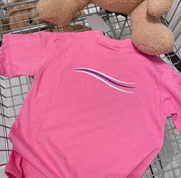 Meninos Meninas T Shirts Fashion Desiger Kids T-shirts Summer Tees Tops Com Letra Ondulada Listrada Impressa Roupas Infantis Multi Cores