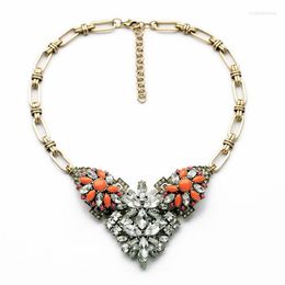 Pendant Necklaces N00963 Unique Fashion Costume Jewellery From Factory Supplier Vintage Gold Rhinestone Statement Pendants Brass Chain