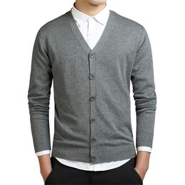 Men's Sweaters Grey Cardigans Men Cotton Sweater Long Sleeve Mens V-Neck Sweaters Loose Solid Button Tops Fit Knitting Casual Style Clothing 220830