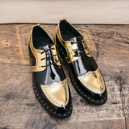 Derby Schuhe Männer Schuhe farbblockierende PU Gold Pailletten Wingtip Schnürung Modegeschäft Casual Wedding Party täglich All-Match AD035