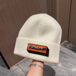 Designer luxury Beanie solid Colour letter design bonnet couple paragraph Woollen hat fashion temperament versatile hats carnival with high quality hat very nice