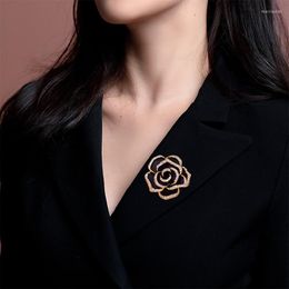 Brooches 2022 Exquisite Camellia Flower Silk Scarf Buckle Pin Suit Coat Fixed Female Neckline Decoration Accessories Jewellery
