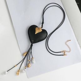 Chains ALLYES Bohemian Black Large Heart Pendant Necklace For Women Metal Beads Tassel Long Leather Couple Gifts