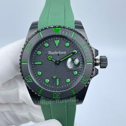 Mens Watch 2813 Automatic Movement Sapphire glass Green Rubber strap Gliding clasp Wristwatches Black Steel Case Watches