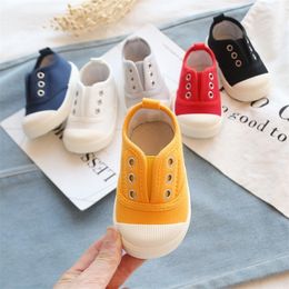 Scarpe Primi Passi Primavera Estate Bambini Per Ragazzi Ragazze Sottopiede 13.5-17.5 CM Colore Della Caramella Bambini Casual Scarpe Da Ginnastica di Tela Moda Morbida 220830