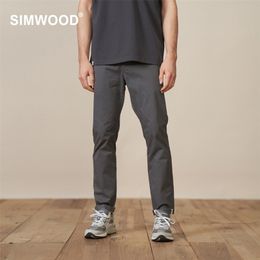 Pantaloni da uomo Primavera Estate affusolati da uomo Basic Comodi Chino Smart Causali Pantaloni essenziali da guardaroba di alta qualità 220831