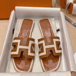 Designer Slipper Original Slides Oran Sandals Summer Flat Bottomed Fashion Wear Leather Beach Tourism One Word