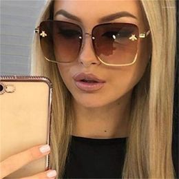 Sunglasses Retro Square Woman Rimless Fashion Female Sun Glasses Summer Traveling Metal Big Frame Bee