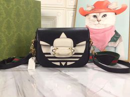 Luxury Designer black leather evening bag - Cross-Body Purse for Shopping and Everyday Use - Bulk Mother-Baby Fashion Handbag - 20-14-5cm
