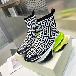 Creative Space Ship Couple Letters Thick Bottom Heightening Shoes Casual Comfortable Sports Shoes Luxury Design Socks Shoes 2210202