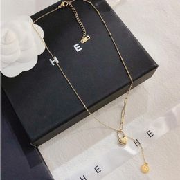 Exklusive Liebesanhänger-Halskette für Damen, luxuriöse Designer-Halskette, klassischer Premium-Schmuck, Accessoires, beliebte Modemarke, exquisites Geschenk, X322