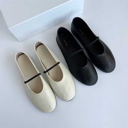 The Row Shoes the Small Best-quality Row Ballet Flat Shoes Comfortable Soft Leather Heel French Grandma Shoes Leather Shallow Mouth Womens Single Shoes 2024