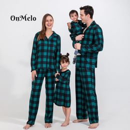 home clothing OnMelo Christmas Family Matching Pajamas Plaid TopPants Pyjamas Mom Dad Baby Kids Xmas Clothes Casual Homewear 221202