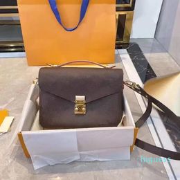 Designers Handbags Women Leather Shoulder Bags Classic Luxurys Cross body Bag Messenger bag Purse Female Handbag Tote Satchel