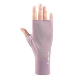 Fingerless Gloves Sunscreen Gloves Ice Silk UV Protection Summer NonSlip Breathable Sunshade Driving Tram Cycling Men And Women Screen Gloves 221203