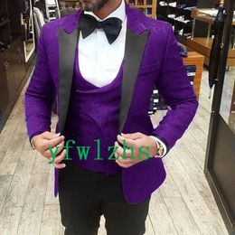 Handsome Groom Tuxedos Embossing Man's Suits Peak Lapel Groomsmen Wedding/Prom/Dinner Man Blazer Jacket Pants Vest Tie N0178