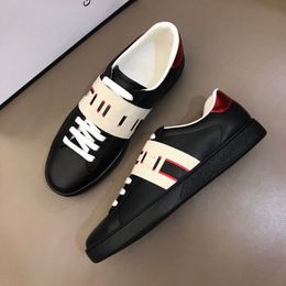 2024 Designer Casual Shoes Men Women Sneakers Bee Chaussures Leather Trainers Embroidery Stripes Sneaker Size White Color Walking Sports Shoe