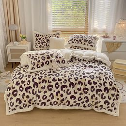Bedding sets Winter Thickened Cashmere Blanket ins Cute Korean Bear Milk Wool Quilt Cover Single and Double 221206