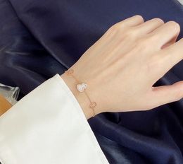 body bracelet chain new in luxury brand jewelry hand bracelet for woman and mens bangles studded logo emboss mount handmade complement Nail designWhite bracelet