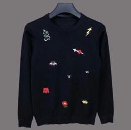 Yeni Marka Lüks Örgü Erkekler Sweaters Yün Striped O-Neck Giyim Sonbahar Kış Klasik Kazak Homme Sıradan Jumper