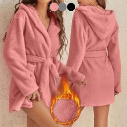 home clothing Warm Coral Fleece Bathrobe Winter Soft Plush Hooded Pyjamas Women Flannel Kimono Bath Robe Sashes Bridesmaid Dressing 221202