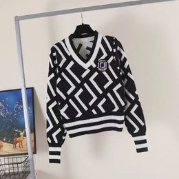 Women's Sweaters Designer Brand double F Letter Pattern Cardigan Sweater Coat Wool Blended Woman Knitwear Ladies Knitted Top 2