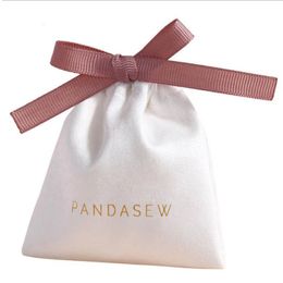 Jewelry Stand White Flannel Gift Bags 5x7cm 7x9cm 11x14cm 18x30cm pack 50 Cosmetics Ribbon Sack Eyelashes Suede Pouches 221205