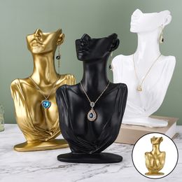 Jewellery Stand Resin Mannequin Necklace Earring Organiser Display Bust Model Chain Pendants Holder for Shop Retailer Counter 221205