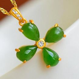 Charming jewelry Green Jade Four Leaf Clover Pendant 925 Sterling Silver Necklace