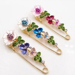 Vintage Colourful Rhinestone Flower Brooches Women Plant Brooch Enamel Lapel Pin Ladies Elegant Scarf Clothes Brooch Accessories