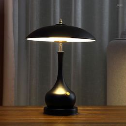 Table Lamps Modern LED Makeup For Living Room Cafe Bedroom Bedside Study Desk Lamp Nordic Iron Art Decor Standing Light Fixtures