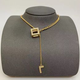Pendant Necklaces Women Gold F Letters New Chain Designer Necklace Womens Designers Jewellery Square With Diamonds Accessories Nice D2212071F