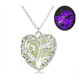 Lockets Glow In The Dark Essentials Necklace Openwork Flower Heart Aromatherapy Oil Diffuser Lockets Pendant Necklaces For Women Fas Dhta4