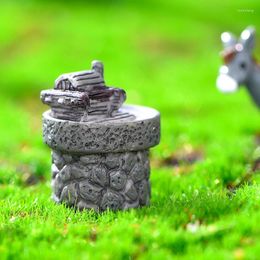 Decorative Figurines 1Pcs Miniature Resin Stone Grinding Green Plant Moss Micro Landscape Home Decor Fairy Garde Tabletops Crafts Ornament