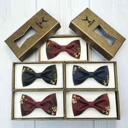 Bow Ties High Quality Tie For Men Fashion Casual Bowtie Metal Golden Floral Butterfly With Gift Box Solid Color Black Wine Red