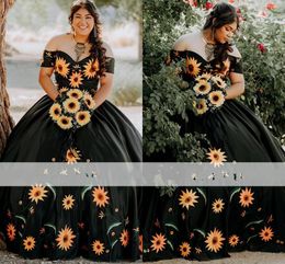 t shirt dropped shoulder Australia - 2023 Vintage Black Wedding Dresses Off The Shoulder Sunflowers Embroidered Satin Plus Size Bridal Party Dress For Women