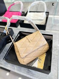 Autumn and Winter 2022 New Women's Bag One Shoulder Underarm Handbag Commuter Fashion Versatile French Stick Bag