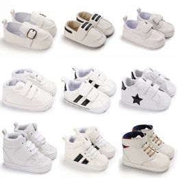 First Walkers Boys and Girls Baby Shoes White Themed Casual Sports Walker Bed Comfort Soft Sole Toddler Shower 221208