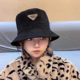 Mens Designers Hats Caps High Quality Classic Letters Bucket Hats Fashion Luxury Brands Winter Warm Wool Fishierman Hat Sunhats Beanies