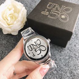 UNOde50 2022 Frühling Sommer Einfache Uhr Silber Damen Mode Legierung Uhr Luxus Uhr Charme UNS031 Annajewel