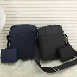 Vintage erkek omuz çantaları marka crossbody çantaları erkek tasarımcı erkek pu deri meslekçi çantaları büyük kapasiteli çantalar moda cüzdan