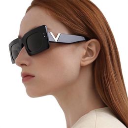 Women Designer Sunglasses Mens Summer Drive Sun Glasses Fashion Square Adumbral Eyeglasses Luxury Sunglass Casual Outdoor Beach Goggle