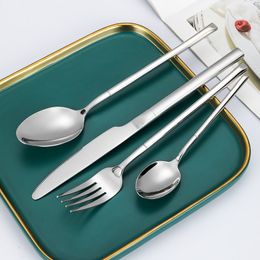 Błyszczące srebrne sztućce 18/8 ze stali nierdzewnej widelec noża i łyżka stolika